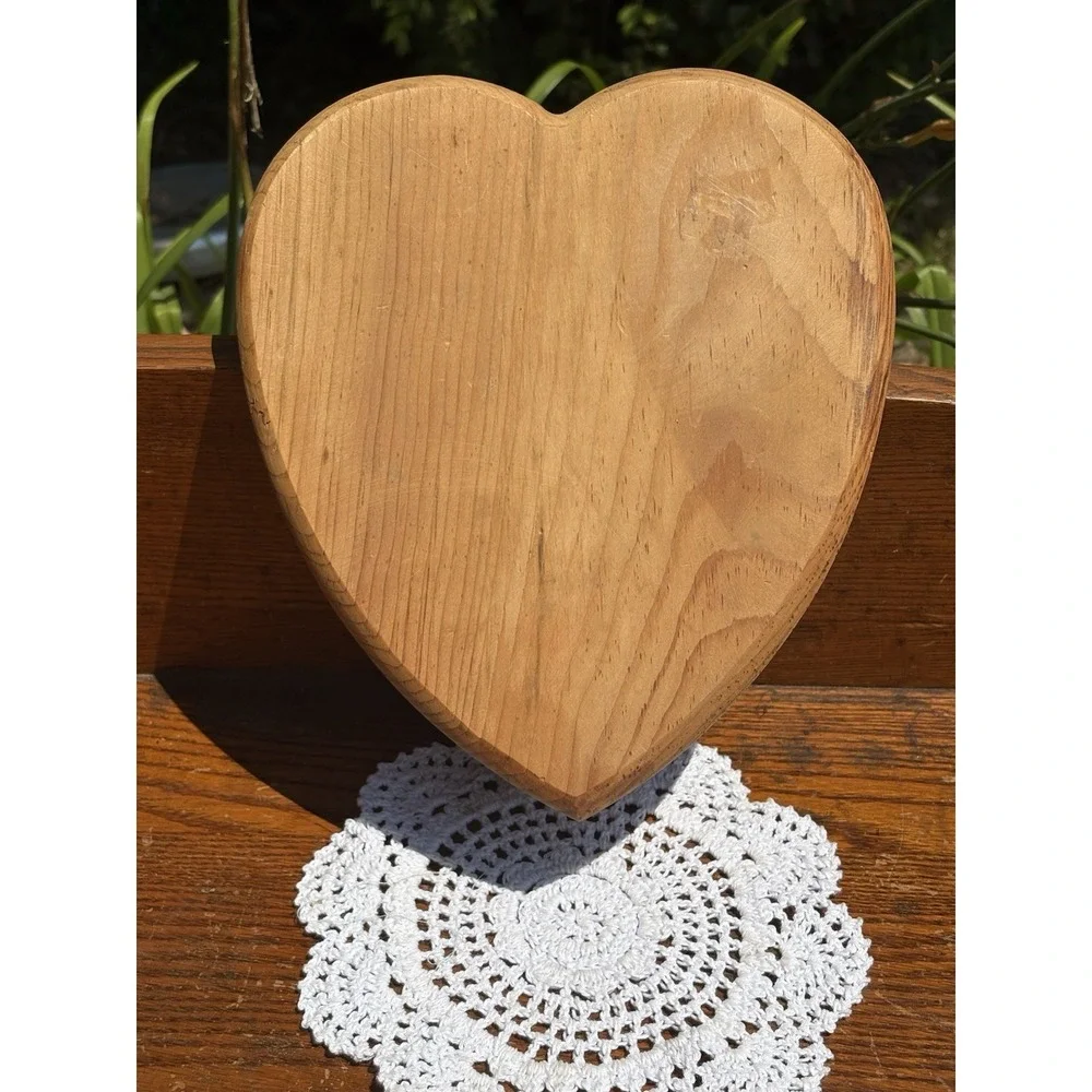 Vintage Wooden Heart Shaped Stool Plant Stand Decorative Riser Cottage Farm 9